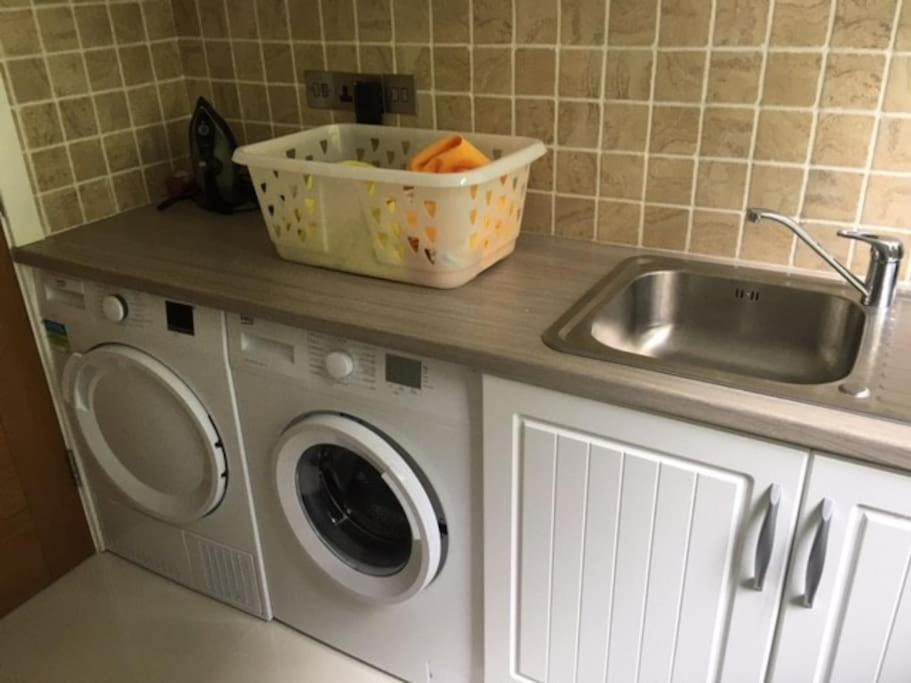 Brantlea Detached 4 Bed Home, Hot Tub, View, Parking, Pet Friendly Holiday home *