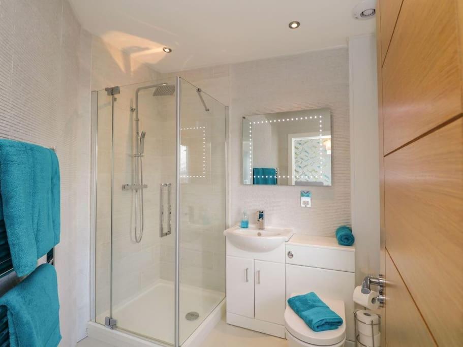 Brantlea Detached 4 Bed Home, Hot Tub, View, Parking, Pet Friendly