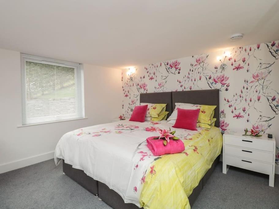 Brantlea Detached 4 Bed Home, Hot Tub, View, Parking, Pet Friendly Holiday home Bowness-on-Windermere